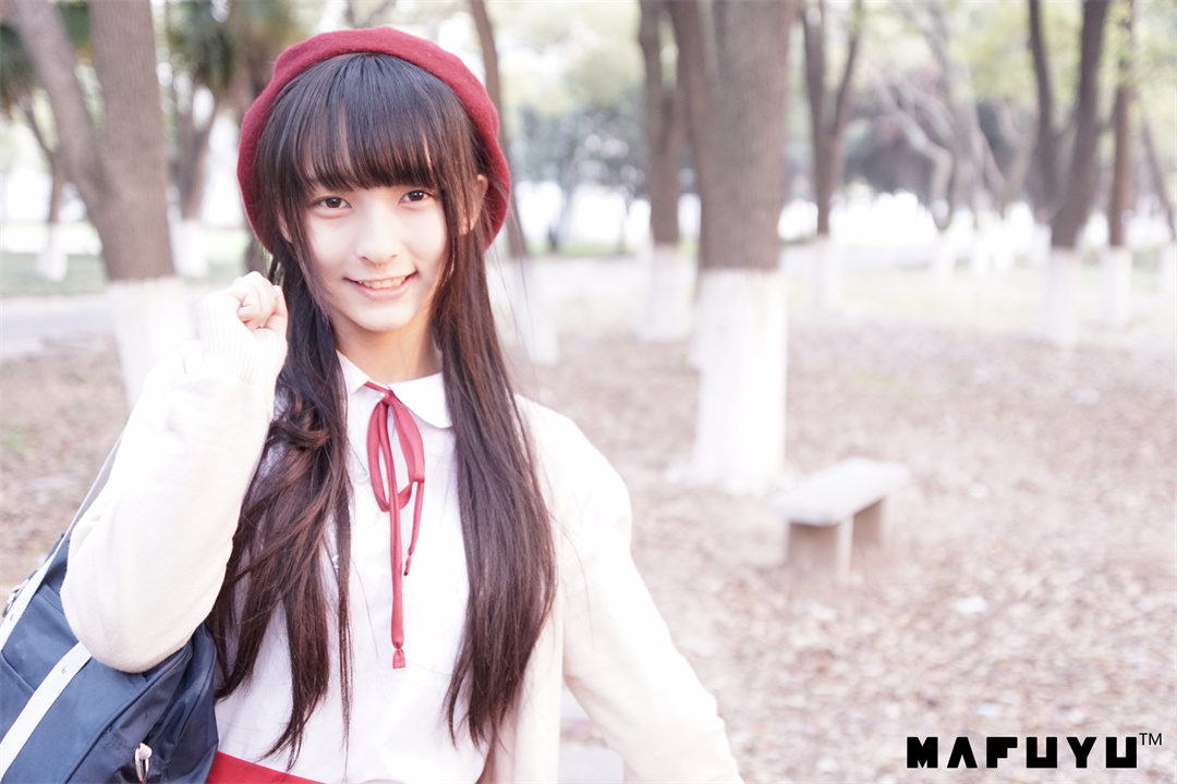 标题：红白日系梦，神楽坂真冬《红JK白过膝系列》勾勒温馨少女画卷-推图猫