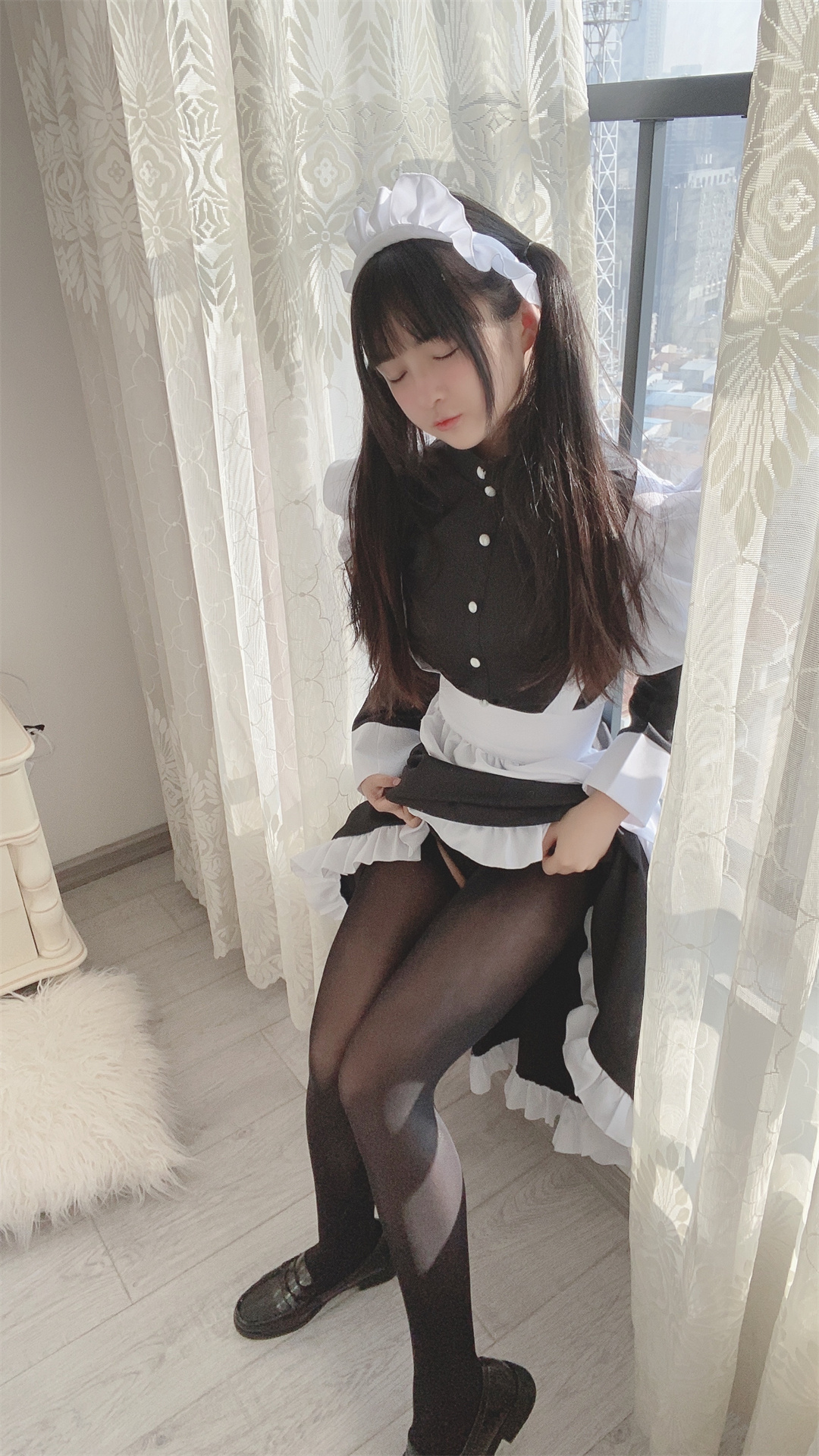 桜井宁宁的午后仙境，双马尾女仆梦幻绽放