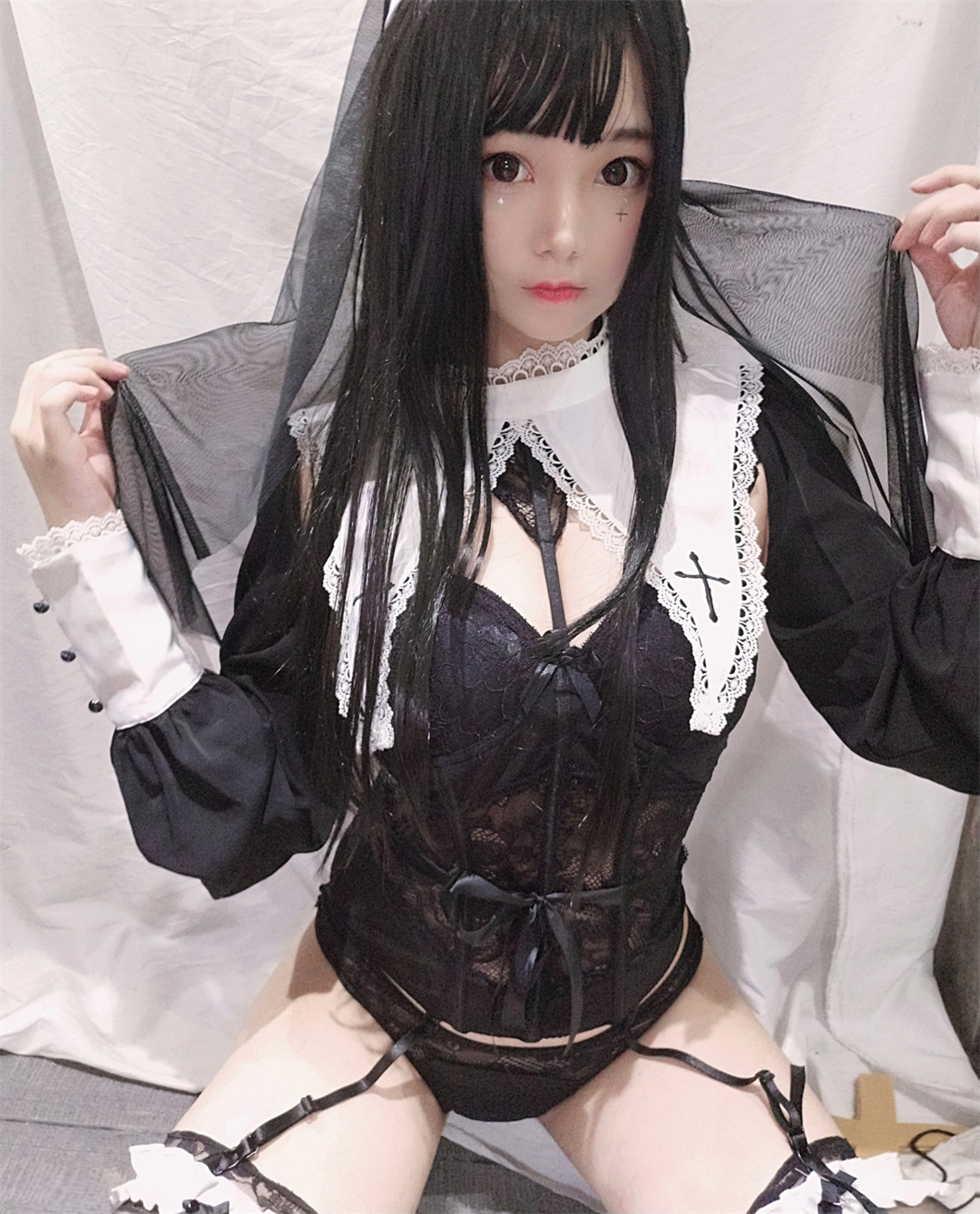 蜜汁猫裘的《修女》——喵式点评