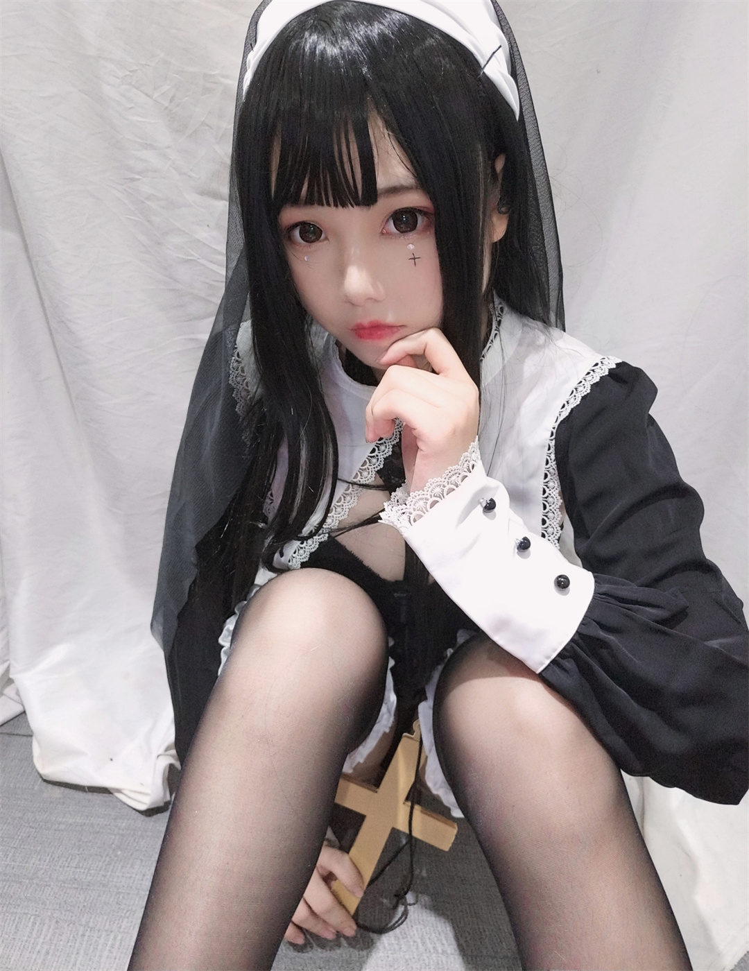蜜汁猫裘的《修女》——喵式点评