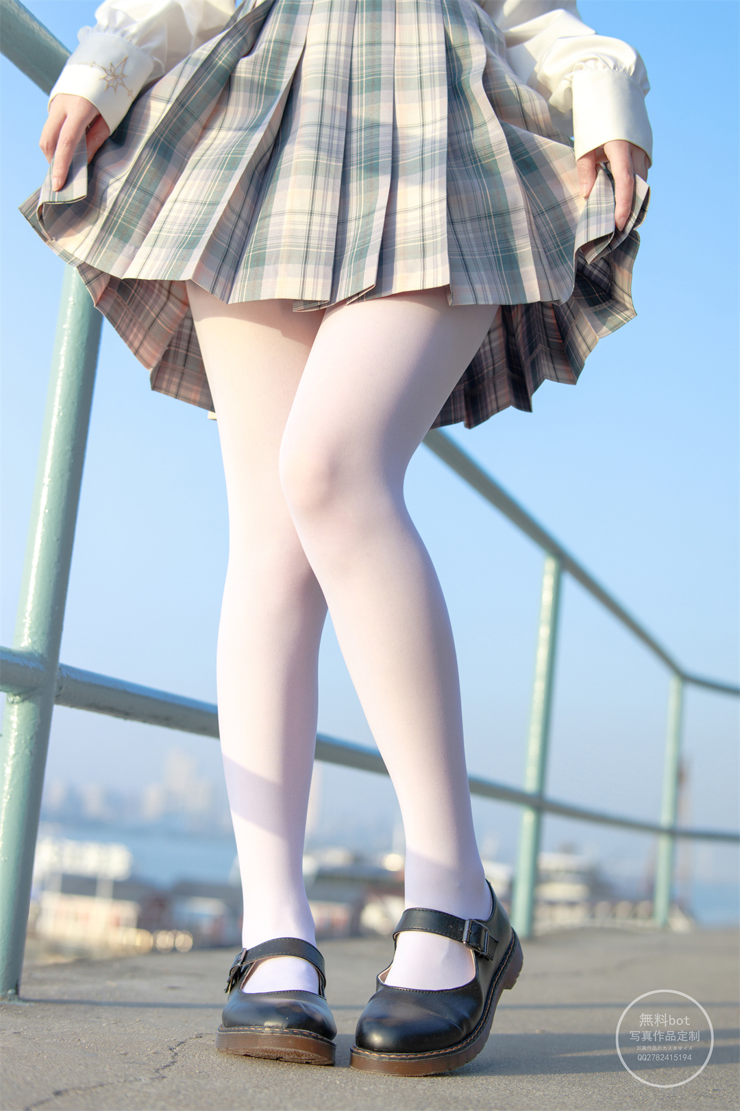 森萝财团的有料无料系列作品《有料12》清新脱俗的校服造型