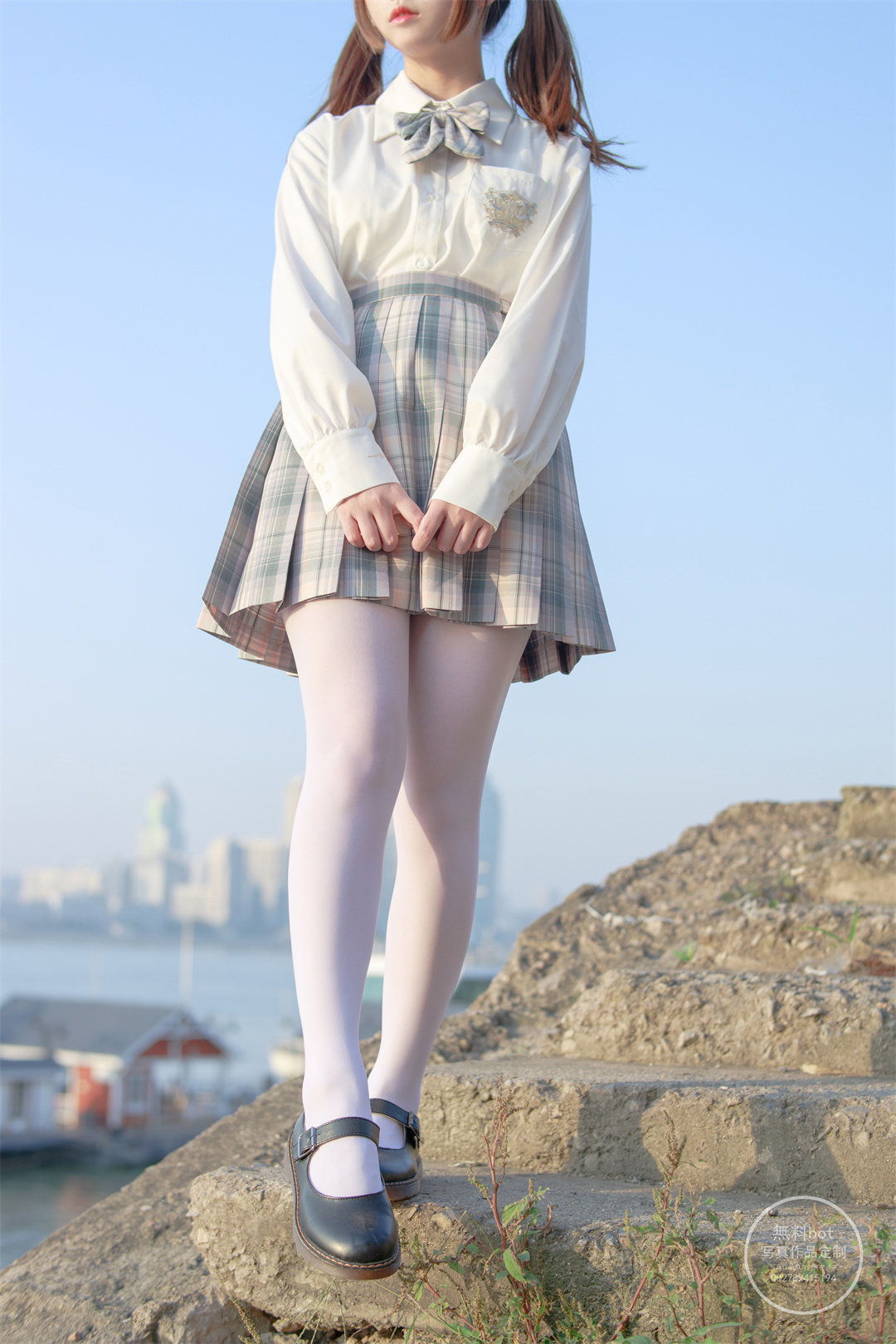 森萝财团的有料无料系列作品《有料12》清新脱俗的校服造型