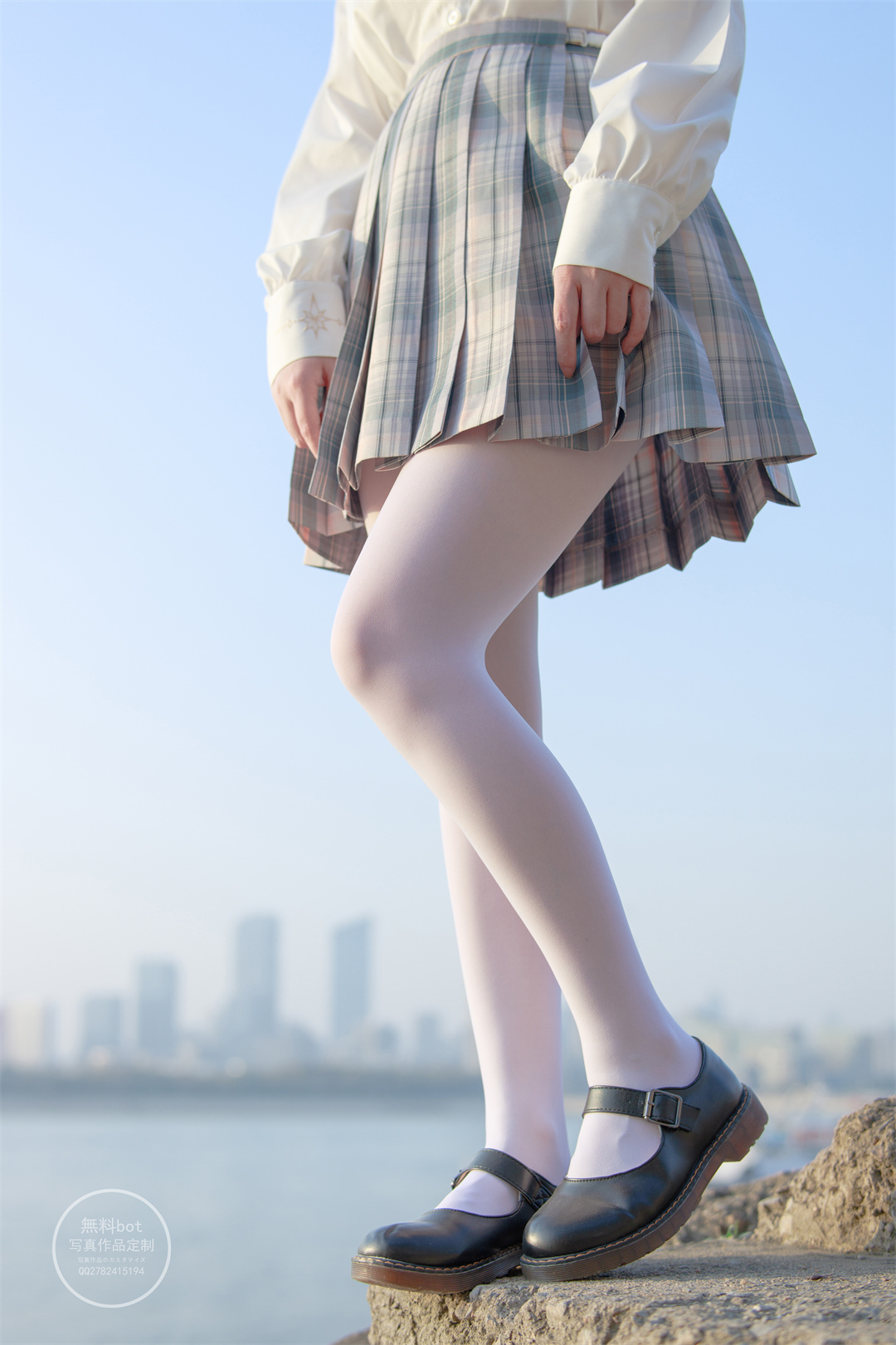 森萝财团的有料无料系列作品《有料12》清新脱俗的校服造型