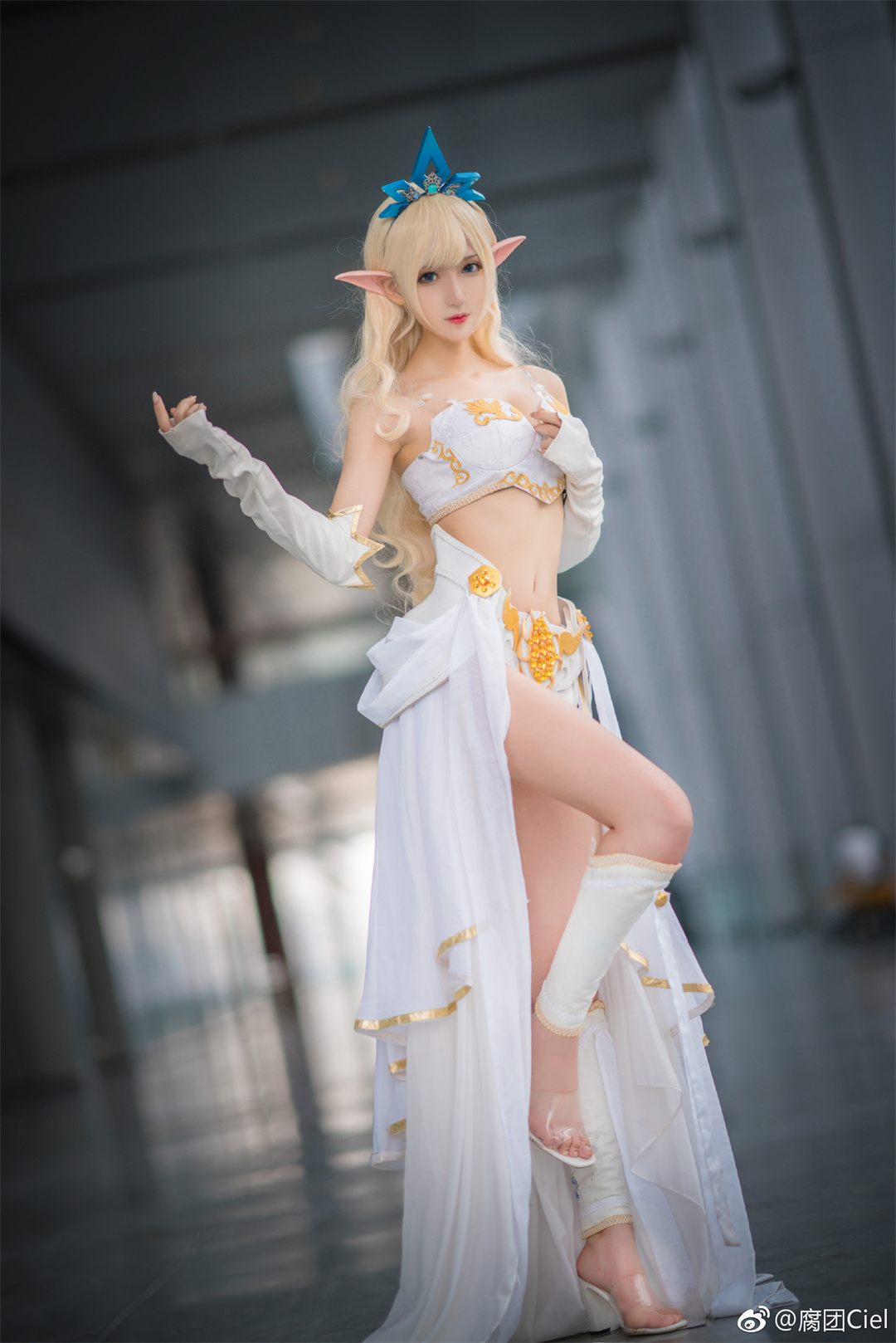 腐团儿《风女》照片集：精致cosplay引爆视线