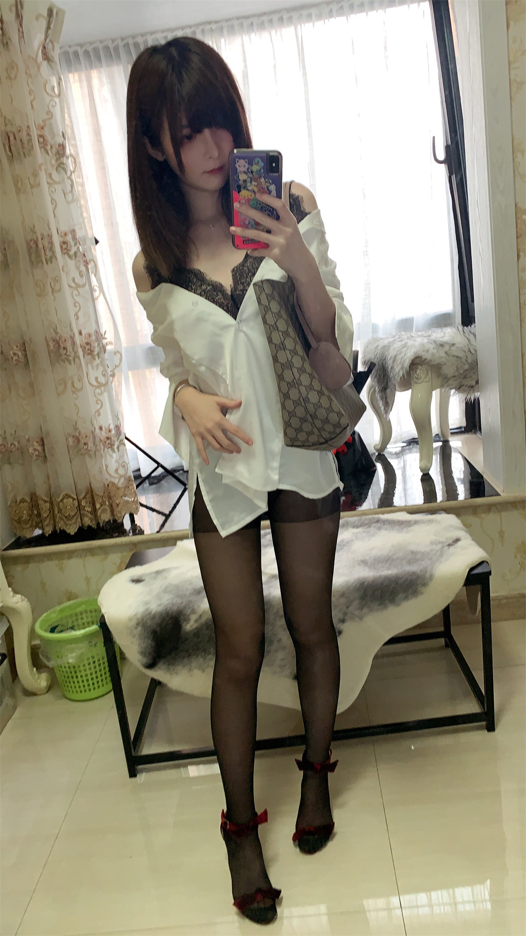 央泽NO.043作品《约会女友》：精致约会装扮与情感细节解析