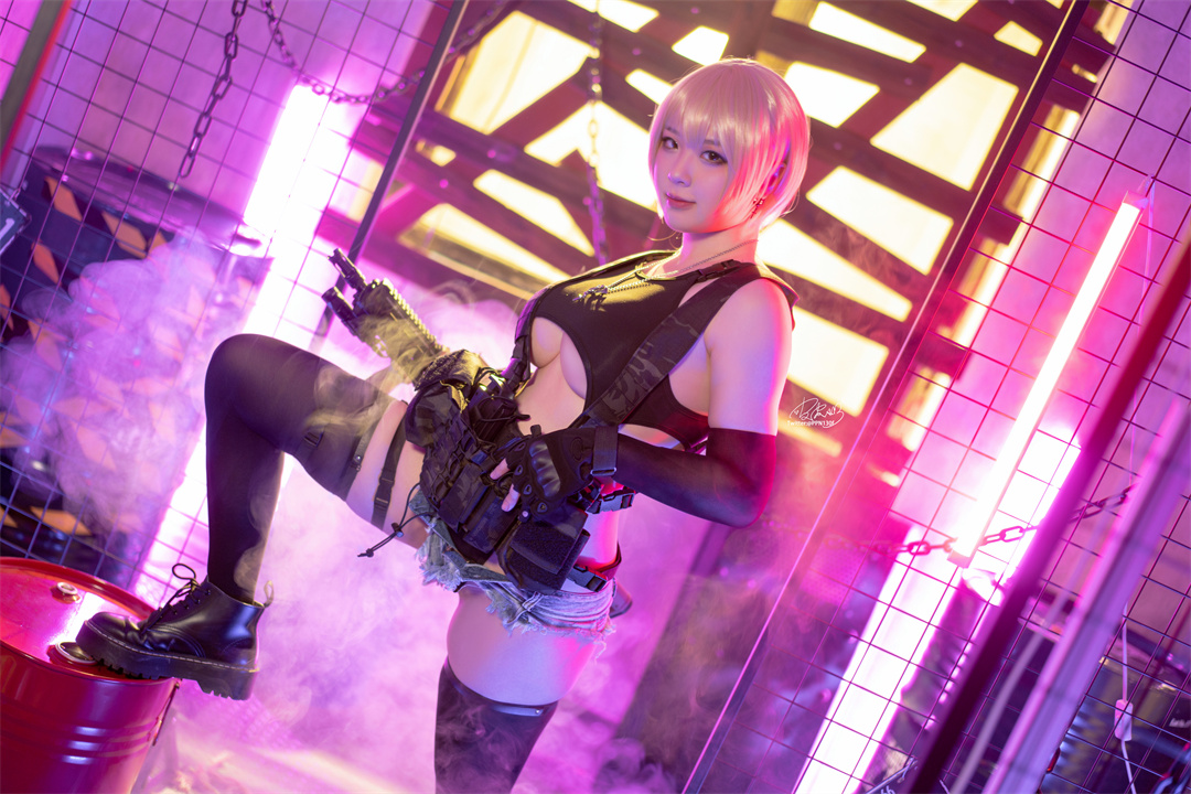 皮皮奶《战术背心》Cosplay点评：华丽的未来战士风