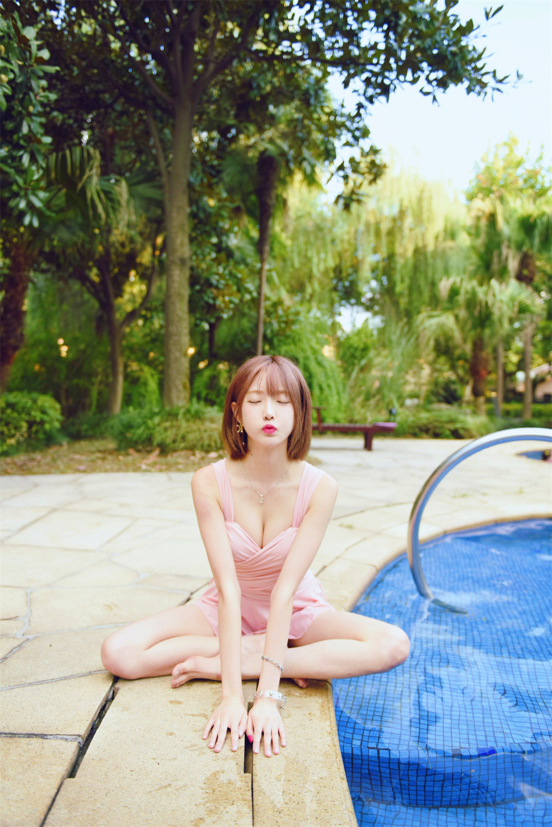 王羽杉清新甜美的泳装魅力美得让人移不开眼-推图猫