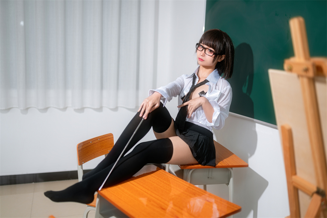 蠢沫沫的《NO.021作品 教师》—充满魅力的现代诠释-推图猫