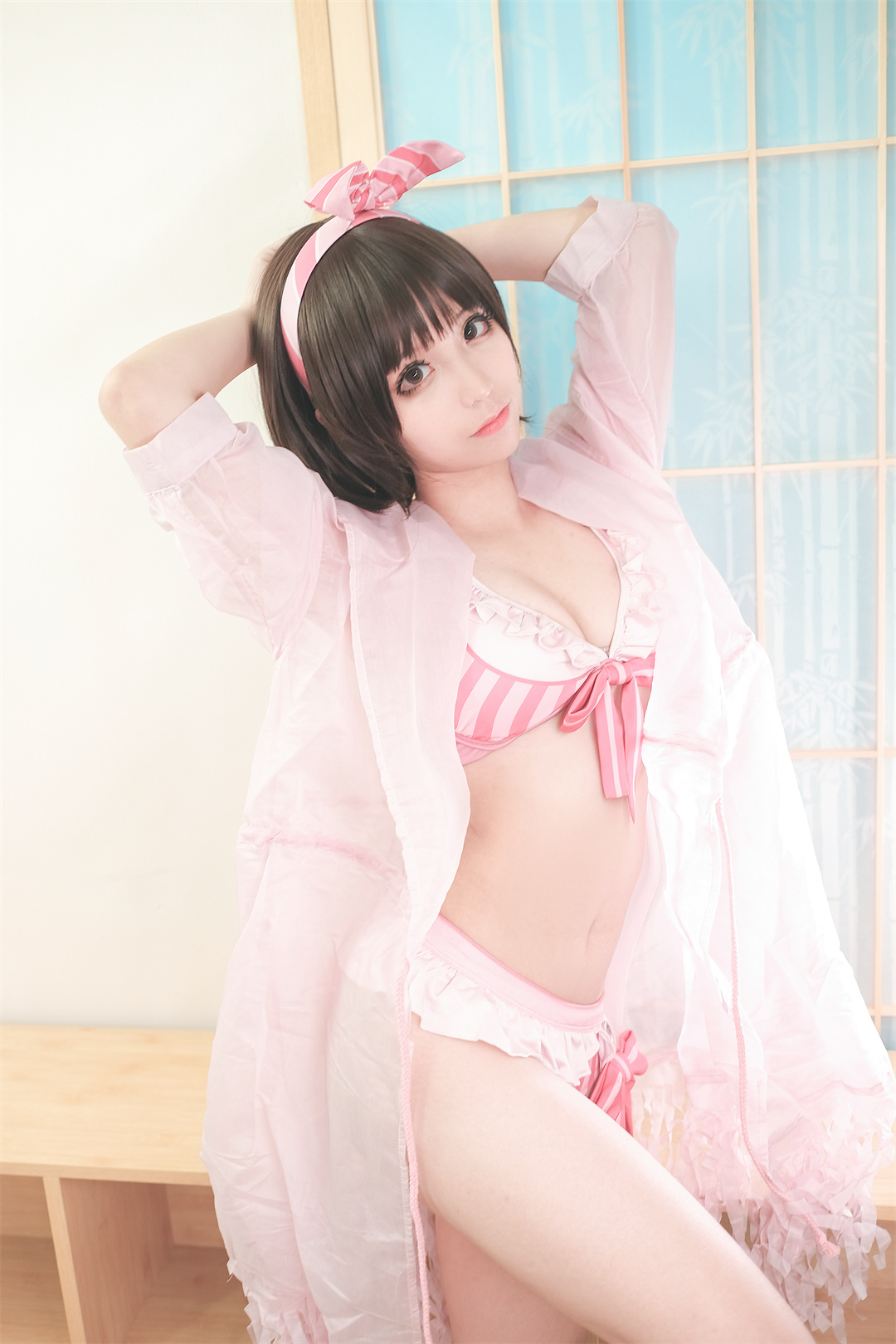 蠢沫沫 ——《加藤惠泳装》里的夏日风情