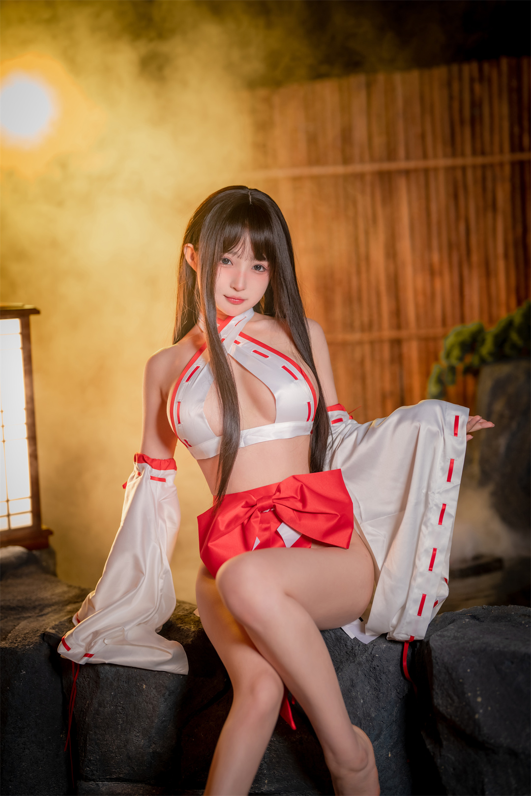 桜井宁宁的《NO.049作品 圣洁巫女》—神秘而充满仪式感的视觉体验