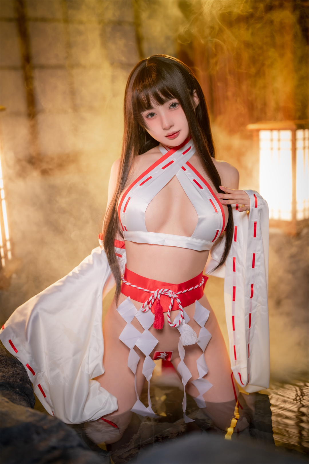 桜井宁宁的《NO.049作品 圣洁巫女》—神秘而充满仪式感的视觉体验